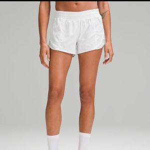Lululemon white hotty hot shorts low rise 4”
